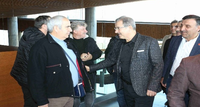 Başkan Deniz Köken İstanbullu antrenörlerle buluştu