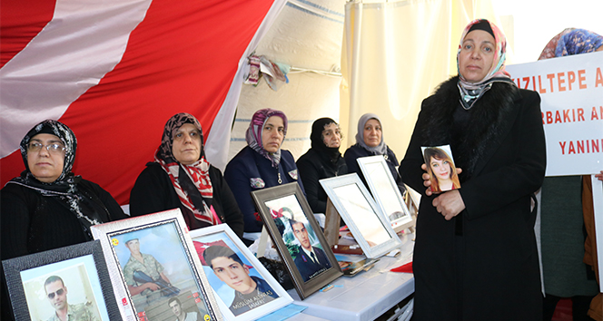 HDP önündeki ailelerin evlat nöbeti 169&#039;uncu gününde