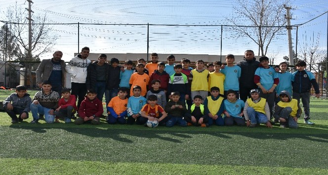 Geleceğin futbolcuları Büyükşehir Belediyesi futbol kurslarında yetişiyor