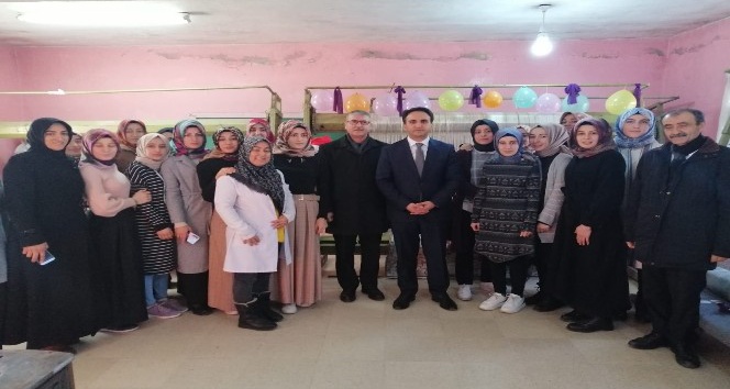 Midyat’ta 40 kadın ipek dokuma kursunda meslek sahibi olacak