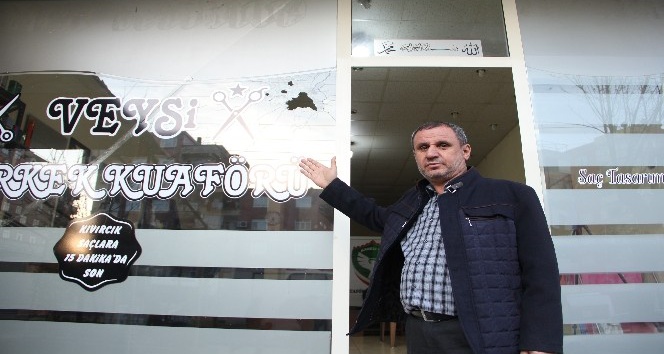 Diyarbakır’da berber dükkanına silahlı saldırı, iş yeri sahibi dışarı çıkamıyor
