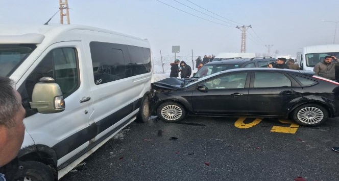 Van’da zincirleme kaza: 5 yaralı