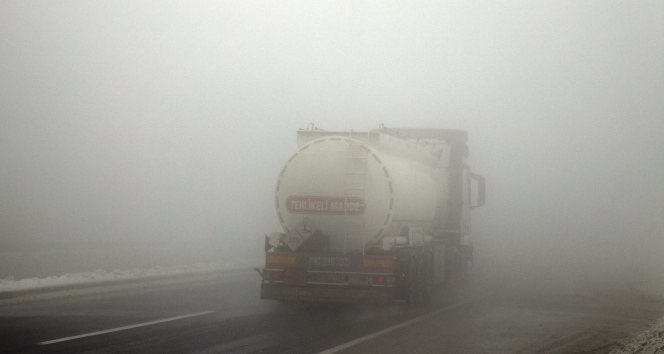 Erzincan&#039;ı sis kapladı