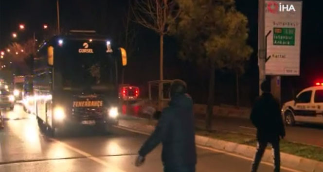 Taraftardan Fenerbahçe kafilesine yumurtalı saldırı