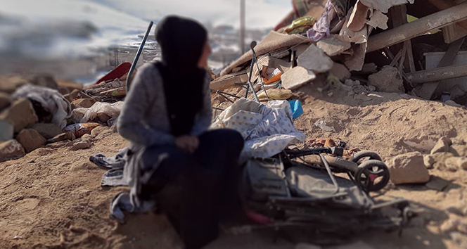 Başkale&#039;deki depremde eşini ve çocuklarını kaybeden kadının feryadı yürekleri dağladı