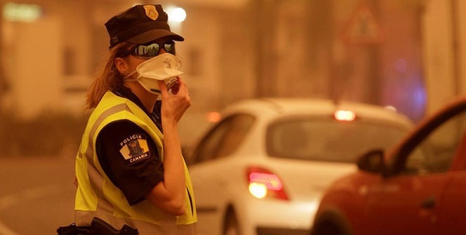 Kanarya Adaları’nda kum fırtınası gökyüzünü turuncuya bürüdü