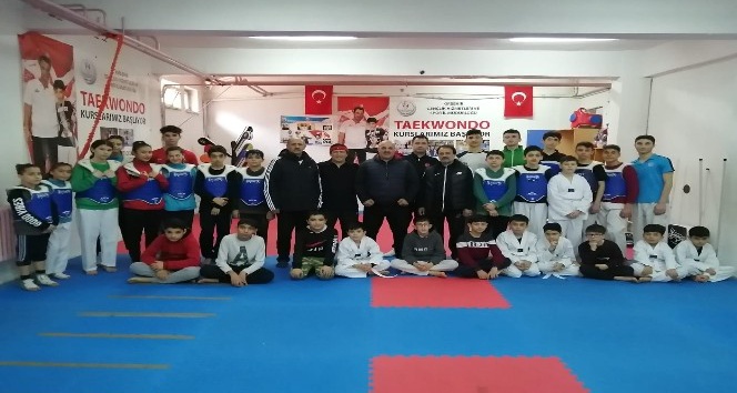 Milli taekwondo hocası Mustafa Bozkurt, Kırşehir’de ziyaretlerde bulundu