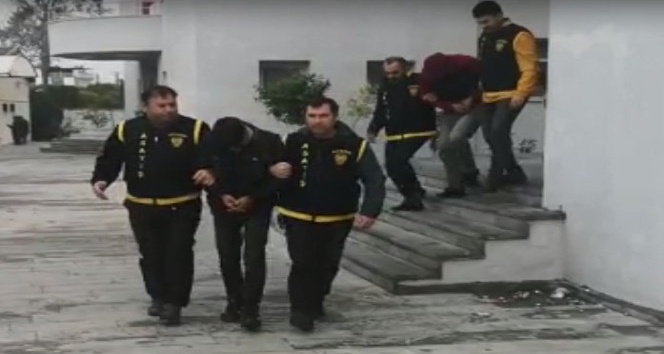 Boks makinesini soyan 2 zanlı tutuklandı