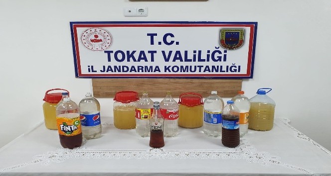 Sahte rakıları şişeleyemeden yakalandı