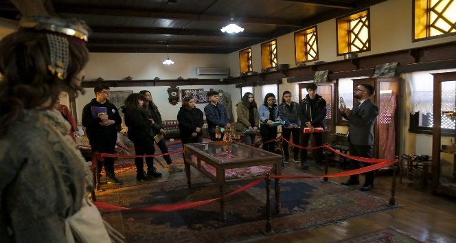 Edremit’te müze geçmişe götürüyor