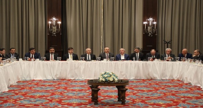 Bakan Çavuşoğlu Mardin’de STK temsilcileri ile buluştu