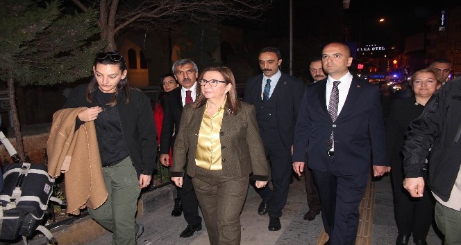 Ticaret Bakanı Pekcan’dan esnafa kandil ziyareti