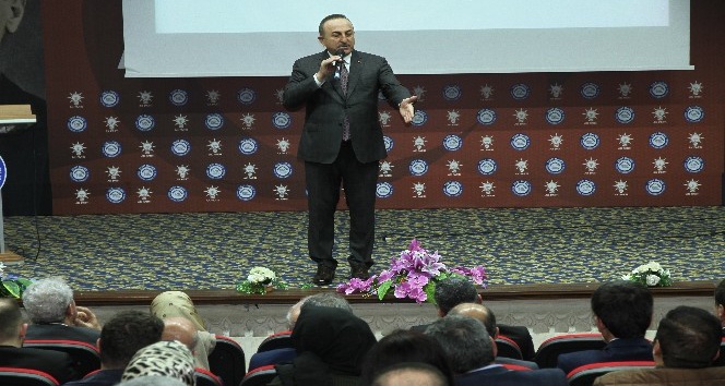 Bakan Çavuşoğlu, Mardin’de Siyaset Akademisi programına katıldı