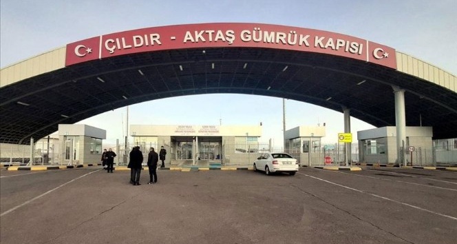 Çıldır Aktaş Sınır Kapısı geçişlere kapatıldı