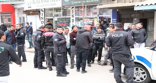 Kendilerini polis olarak tanıtıp gasp yapan 6 kişi yakalandı