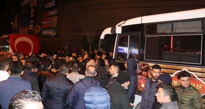 Nevşehir’de vatandaşlar Mehmetçikler için toplandı