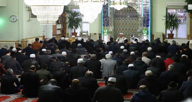 Sabah namazında şehitler için Kur’an-ı Kerim okundu