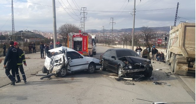 Kırıkkale’de zincirleme trafik kazası: 2 yaralı