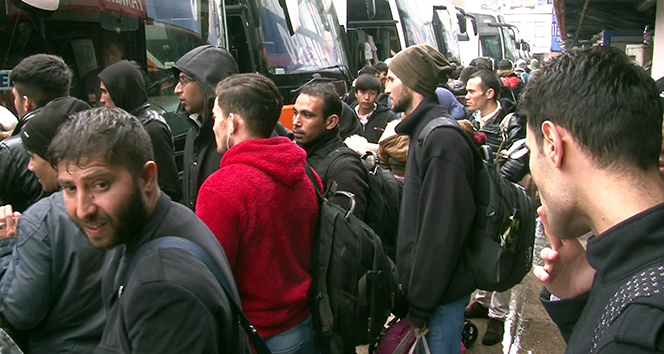 Avrupa’ya gitmek isteyen göçmenlerin otogarda oluşturduğu yoğunluk devam ediyor