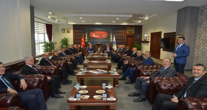 İhtisaslaşan 15 pilot üniversitenin rektörleri Kırşehir’de toplandı