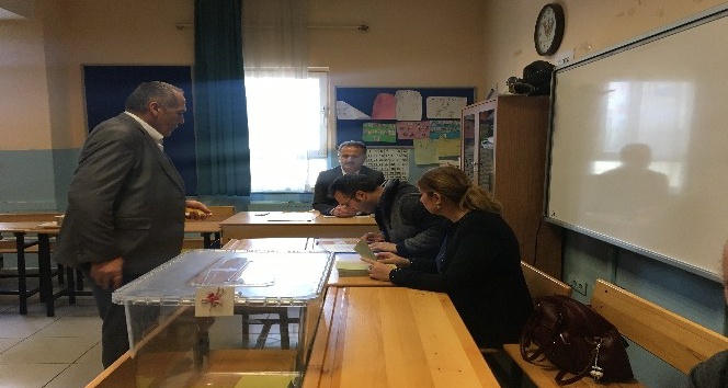 (Özel) Esenler’de olmayan mahalle için muhtarlık seçimi yapıldı