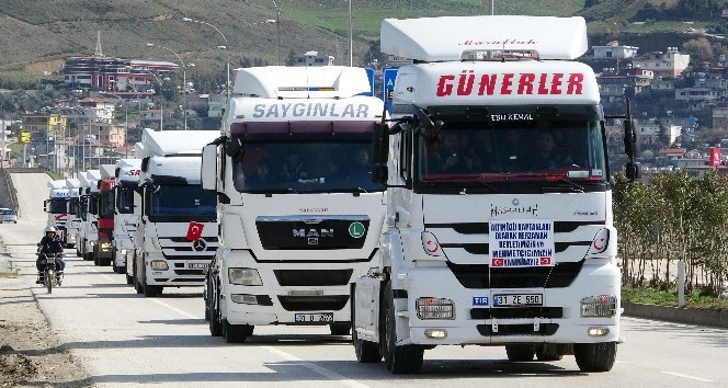 Hatay’da tır şoförlerinden Mehmetçiğe destek konvoyu