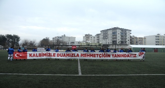 Cizrespor’dan Mehmetçiğe pankartlı destek