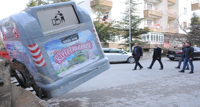 Kırşehir’de, mahallelere çevreye duyarlı konteyner dağıtımına başlandı