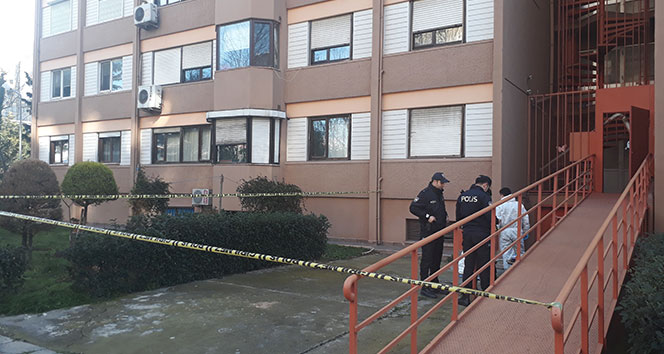 Bakırköy'de 8. kattan atlayan genç feci şekilde can verdi