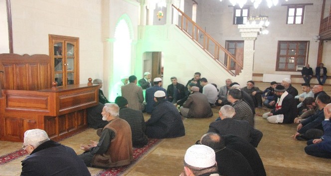 İdlib şehitleri için mevlit okutuldu, helva dağıtıldı