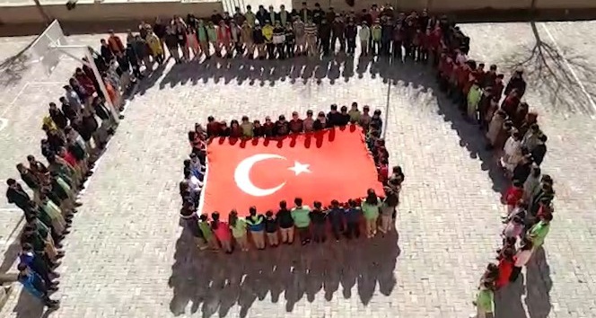 Öğrenciler Mehmetçik için tek yürek oldu
