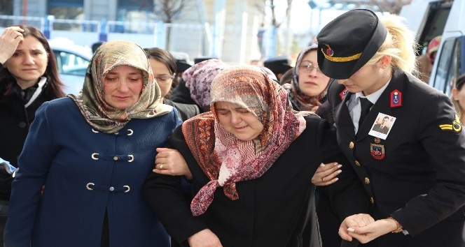 Bahar Kalkanı Harekatı’nda şehit olan Uzman Çavuş Tuncer’in cenazesi memleketi Trabzon’a getirildi