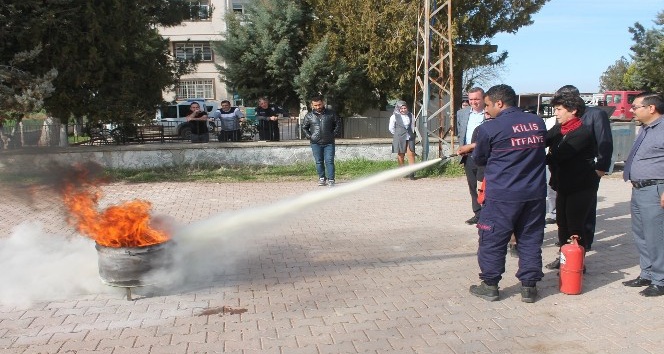 İtfaiyeden yangın eğitimleri sürüyor
