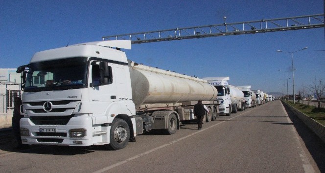 Suriye’deki birliklere tankerlerle akaryakıt gönderildi
