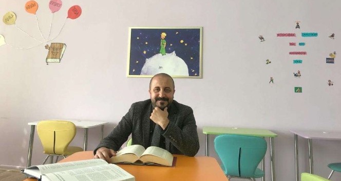 Hakkarili müzik öğretmeni "zümrüt gözleri" Van’da klip çekti