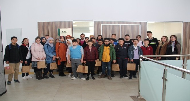 Çocuk meclisi liderleri seçildi