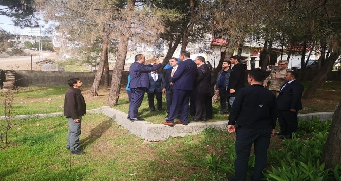 Vali Soytürk Kuru üzüm tesisi yapılacak alanda incelemede bulundu