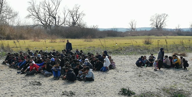 Yunan güvenlik güçleri yakaladığı mültecileri zorla Türkiye’ye gönderdi