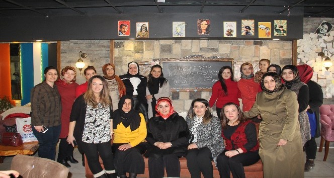 Bitlis Belediyesindeki kadınlar kahvaltıda bir araya geldi