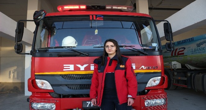 Genç kadın baba mesleğini tercih etti, itfaiyeci oldu