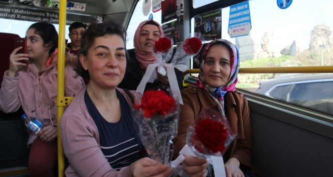 İstanbul’da bugün bu minibüste kadınlara ulaşım ücretsiz