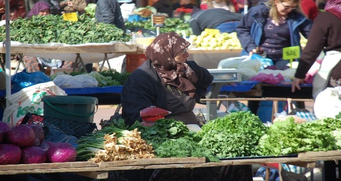 Keşan pazarının emekçi kadınları pazar yerinde kadın olmayı anlattı