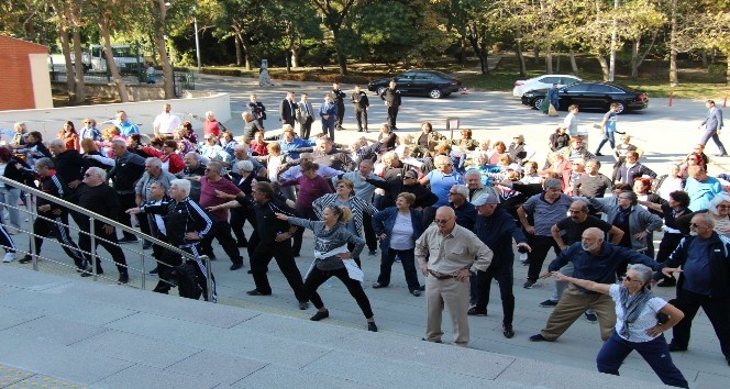 Tazelenme Üniversitesi büyük ilgi görüyor