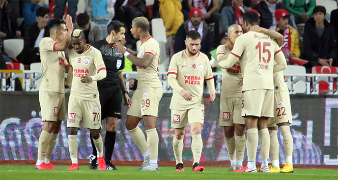 Galatasaray'ın 8 maçlık serisi Sivas'ta son buldu