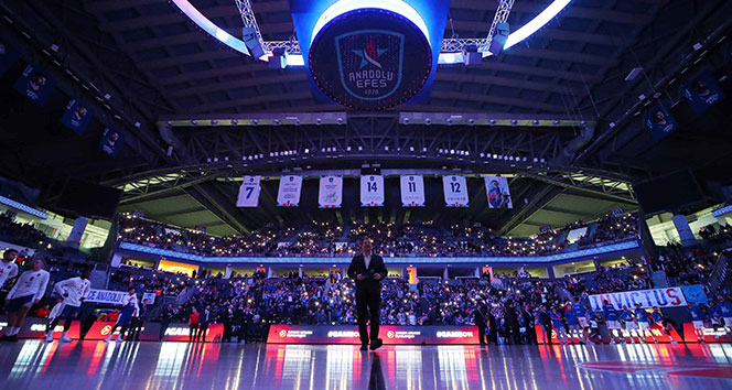 Anadolu Efes'ten 90'lar gecesi