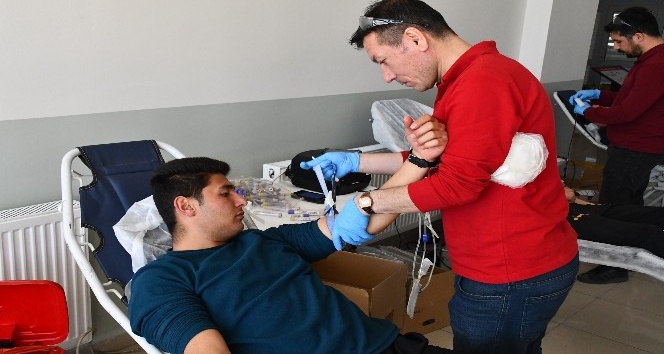 Aksaray’da öğrencilerden kan ve kök hücre bağışı