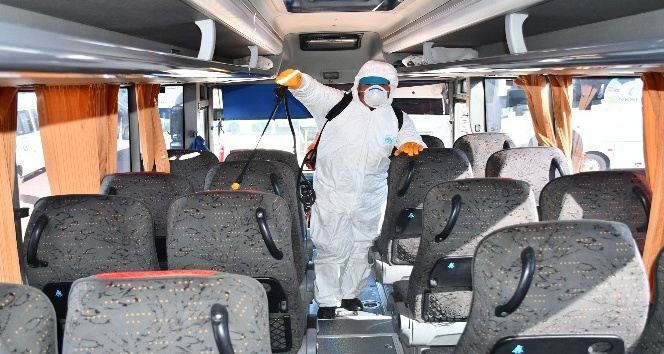 Aksaray’da öğrenci ve işçi servisleri dezenfekte edildi