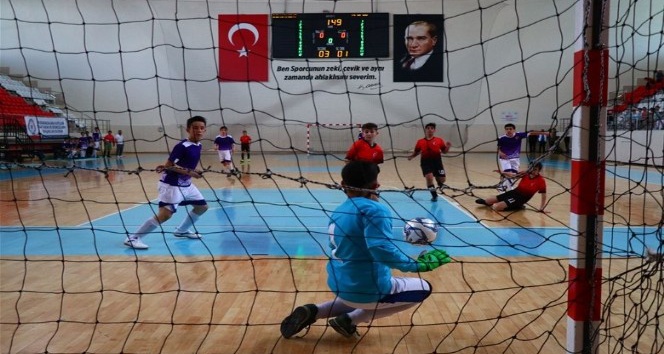 Futsal Yıldız Erkekler müsabakaları başladı