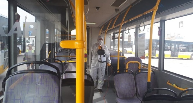 Karaman’da, belediye otobüslerinde dezenfeksiyon yapıldı