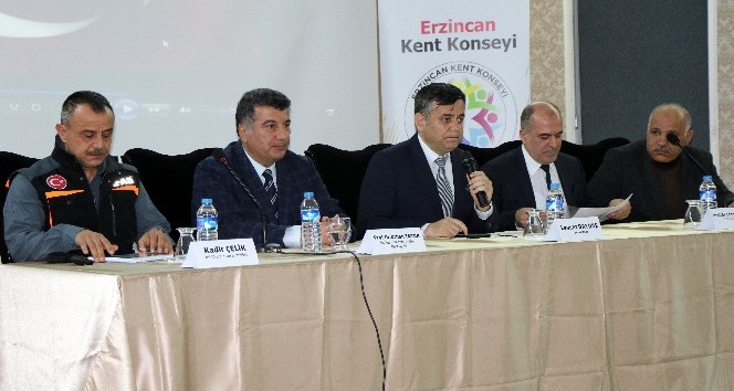 Erzincan’da “Deprem Bilinci” paneli düzenlendi